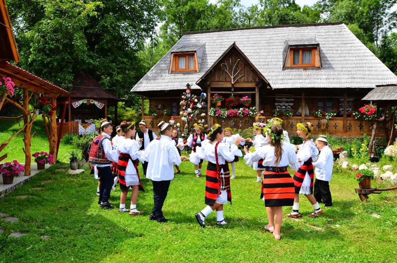Pensiunea Rustic Oncesti Zewnętrze zdjęcie