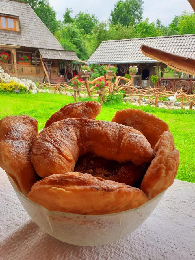 Pensiunea Rustic Oncesti Zewnętrze zdjęcie